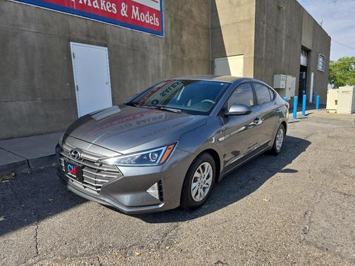 2019 Hyundai ELANTRA SE