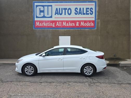 2019 Hyundai ELANTRA SE