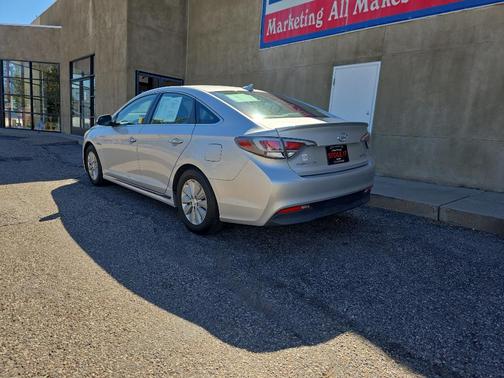 2016 Hyundai SONATA Hybrid SE