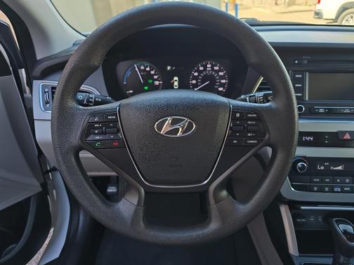 2016 Hyundai SONATA Hybrid SE