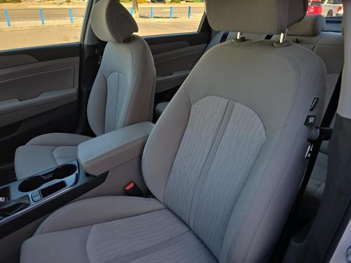 2016 Hyundai SONATA Hybrid SE