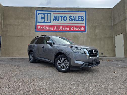 2024 Nissan Pathfinder SV