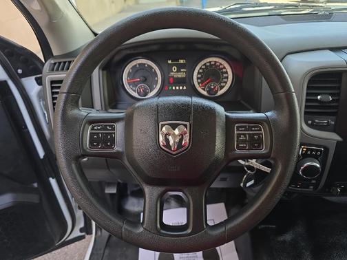Bright White Clearcoat 2019 RAM 1500 Classic Tradesman
