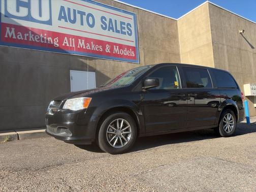 Brilliant Black Crystal Pearlcoat 2016 Dodge Grand Caravan AVP/SE