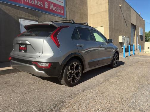 Steel Gray 2023 Kia Niro SX Touring