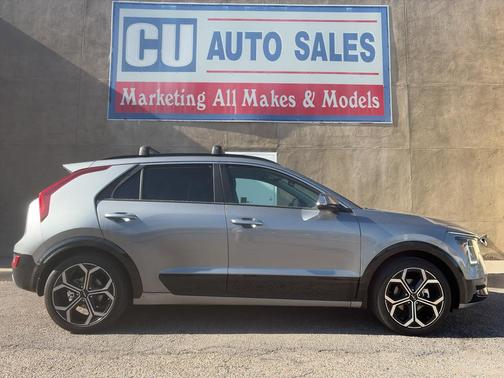 Steel Gray 2023 Kia Niro SX Touring