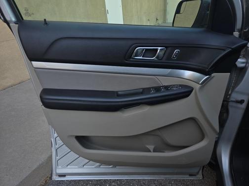 Ingot Silver Metallic 2018 Ford Explorer Base