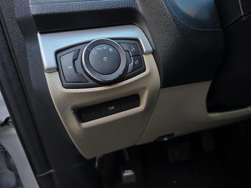 Ingot Silver Metallic 2018 Ford Explorer Base