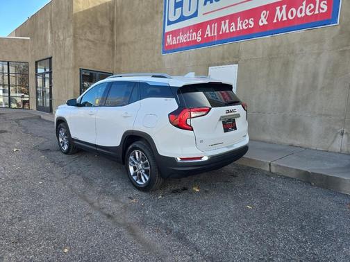 2024 GMC Terrain SLT