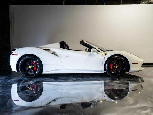 2017 Ferrari 488 Spider Base