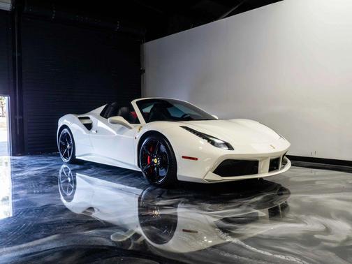 2017 Ferrari 488 Spider Base