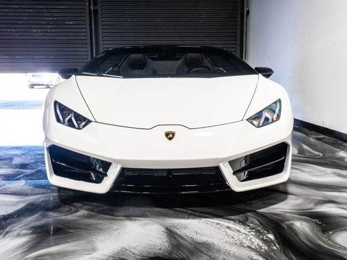 2017 Lamborghini Huracan LP580-2S