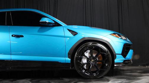 2023 Lamborghini Urus Performante