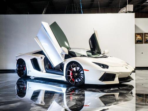 2016 Lamborghini Aventador LP700-4