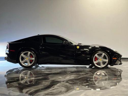 2014 Ferrari F12berlinetta Base