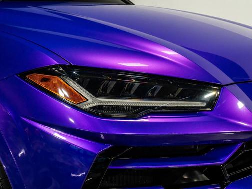 2021 Lamborghini Urus Graphite Capsule