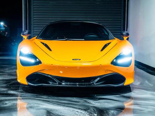 2018 McLaren 720S Base