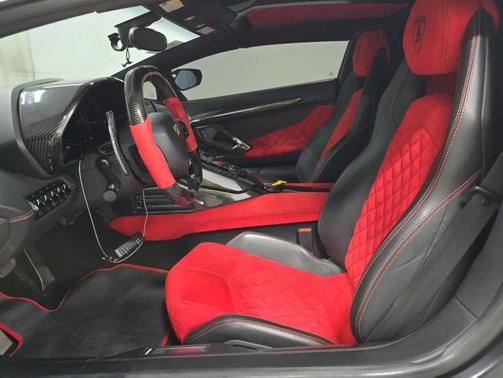 2015 Lamborghini Aventador LP700-4