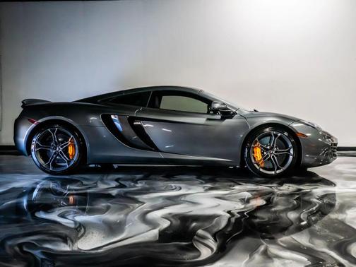 2012 McLaren MP4-12C Base