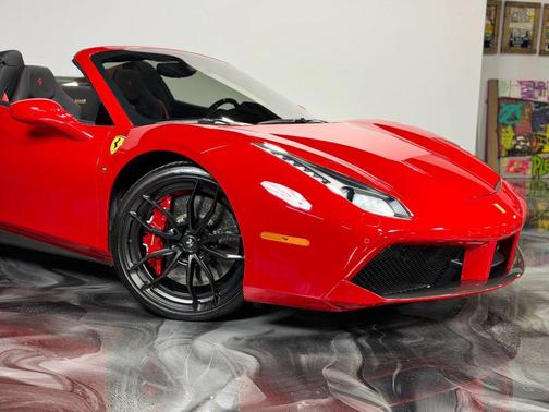 2019 Ferrari 488 Spider Base