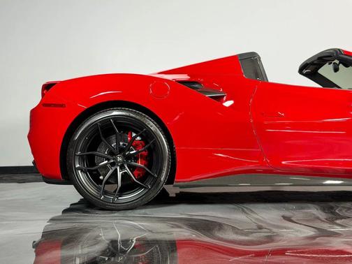 2019 Ferrari 488 Spider Base