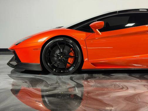 2014 Lamborghini Aventador LP700-4