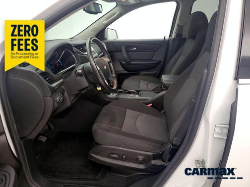 White 2017 Chevrolet Traverse LT
