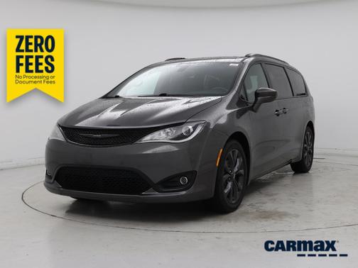 Gray 2019 Chrysler Pacifica Touring L