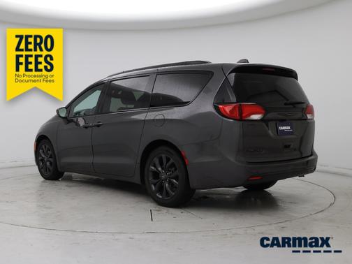 Gray 2019 Chrysler Pacifica Touring L
