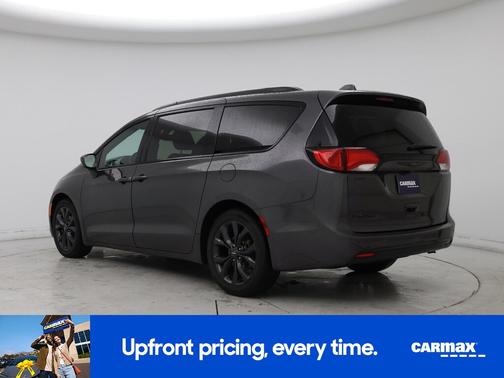 Gray 2019 Chrysler Pacifica Touring L