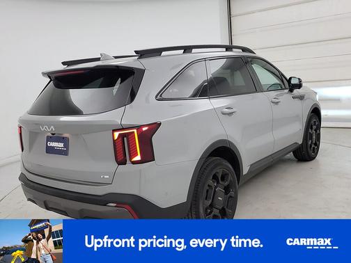 White 2024 Kia Sorento X-Line SX