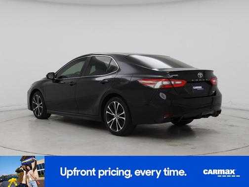 Black 2018 Toyota Camry SE