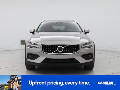 2025 Volvo V60 Cross Country B5 Plus