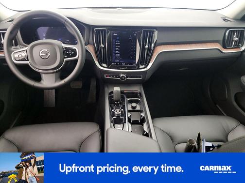 2025 Volvo V60 Cross Country B5 Plus