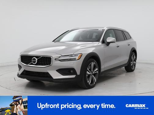 2025 Volvo V60 Cross Country B5 Plus