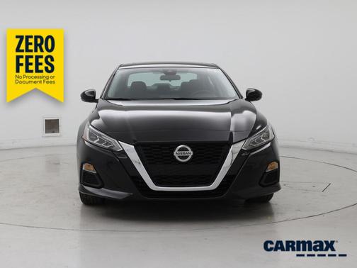 Black 2022 Nissan Altima SV