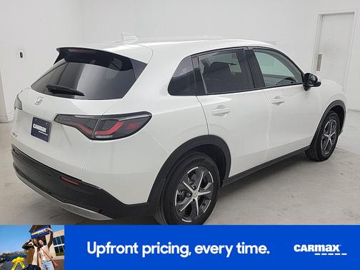 White 2024 Honda HR-V EX-L