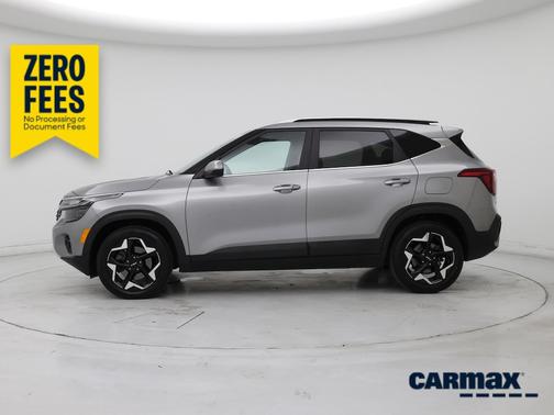 Silver 2024 Kia Seltos EX
