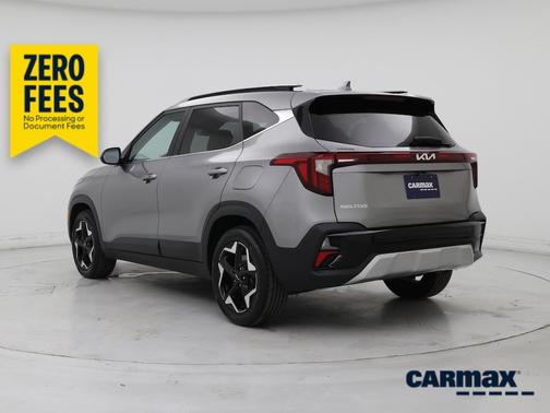 Silver 2024 Kia Seltos EX