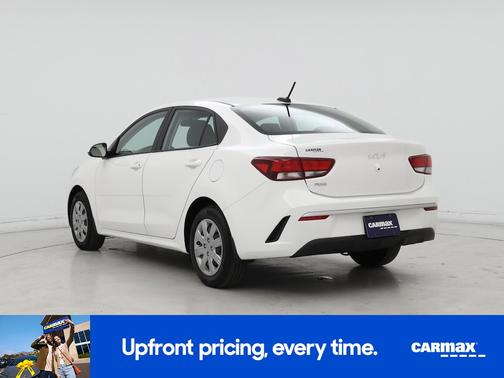 White 2022 Kia Rio LX