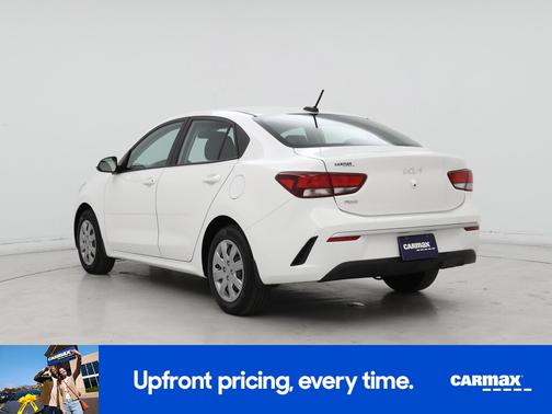 White 2022 Kia Rio LX