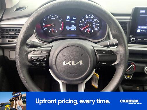 White 2022 Kia Rio LX