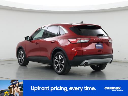 Red 2022 Ford Escape SE