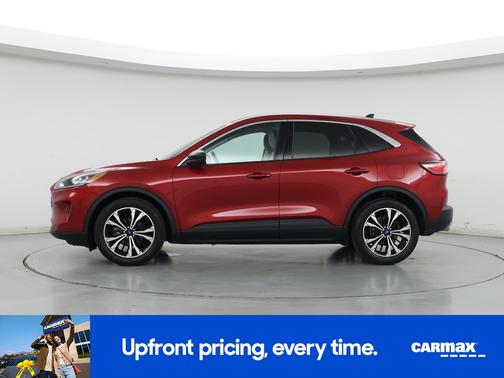 Red 2022 Ford Escape SE