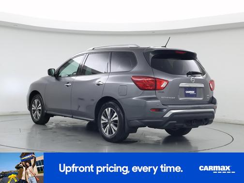 2017 Nissan Pathfinder SV