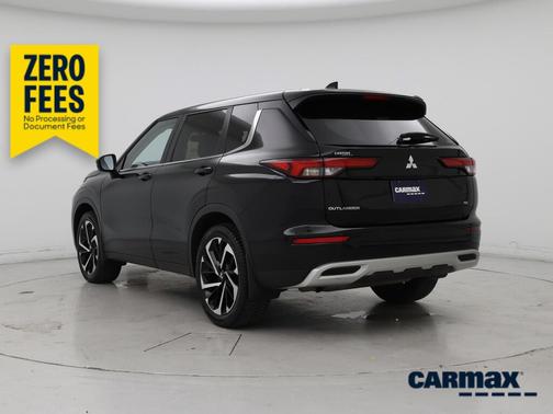 Black 2024 Mitsubishi Outlander SE