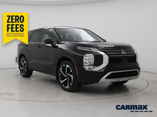 Black 2024 Mitsubishi Outlander SE