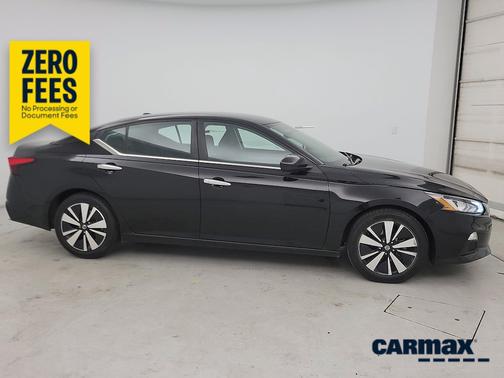 Black 2021 Nissan Altima SV
