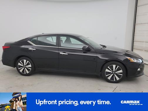 Black 2021 Nissan Altima SV