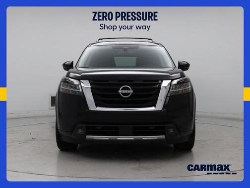 Black 2022 Nissan Pathfinder SL